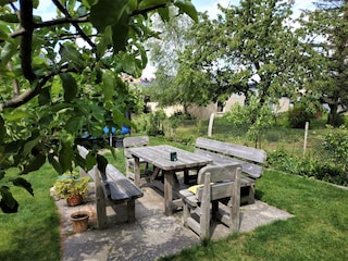 Gartenbereich zum grillen und erholen