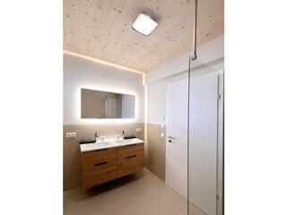 Badezimmer 2