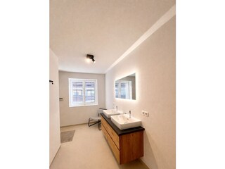 Badezimmer 2