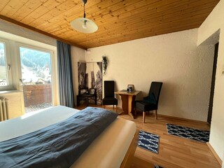 4f940039-c77c-45bd-b804-3f54d27586e7