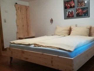 Zirbenschlafzimmer Terrassenwohnung