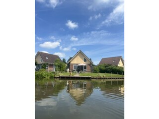 Hausansicht vom Wasser aus