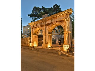 Roman Twin Arch in Pula