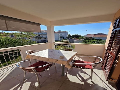 Appartamento Bungalow costiero per 5 persone a Zaton