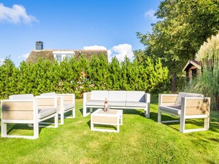 Schöner Garten mit Lounge Set