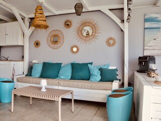 Poolterrasse mit Aussenküche