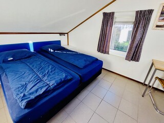 Schlafzimmer 2