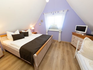 Schlafzimmer 2