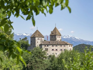 Burgen und Schlösser