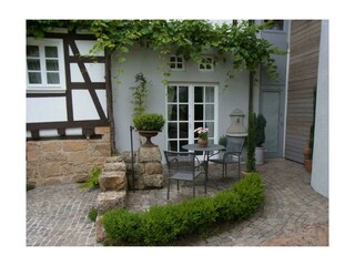 Terrasse und Eingangsbereich