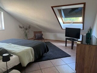 Schlafzimmer 1