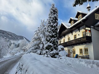 Haus Seitenansicht Winter