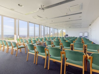 SPES_Panoramasaal_0164_(c)Business Class Steyr-Han