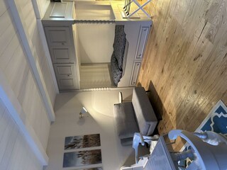 Wohnbereich mit Himmelbett