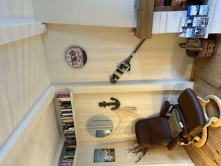 Leseecke mit Büchern