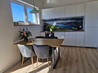 Küche mit Essbereich