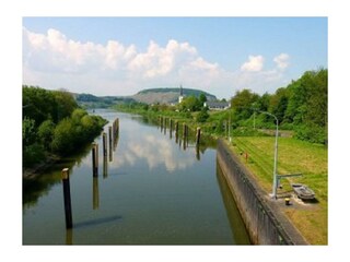 Blick von der Schleuse auf Detzem