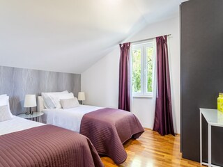 Ferienwohnung Bol Ausstattung 22