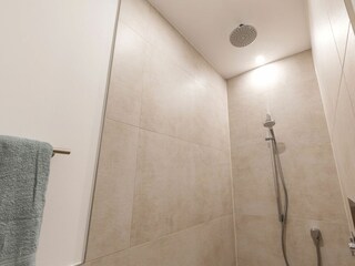 Dusche mit Rain Shower