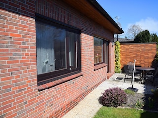 Hausrückseite mit Terrasse