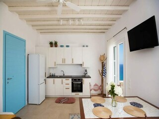 Apartment Tourlos Features 15