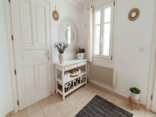 Villa Tourlos Features 25