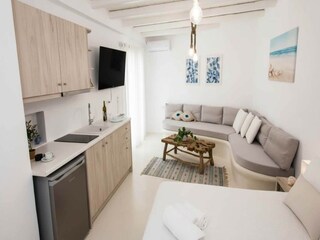 Apartment Tourlos Features 6