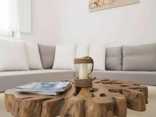 Apartment Tourlos Features 11