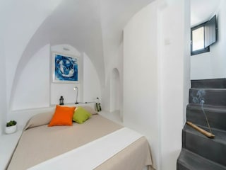 Apartment Perissa Features 28