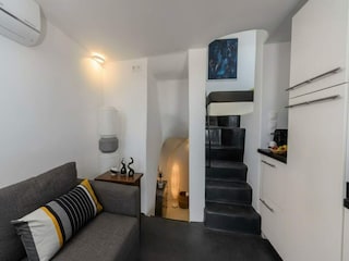 Apartment Perissa Features 36