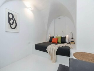 Apartment Perissa Features 26