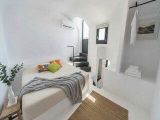 Apartment Perissa Features 28