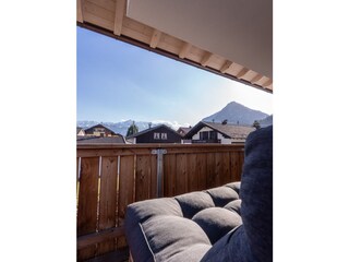 Obergeschoss, Balkon mit Bergblick