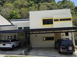 house with neighborhood