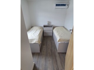 Schlafzimmer mit 2 Einzelbetten