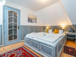 Doppelschlafzimmer (150x200 cm) im DG