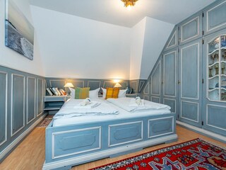 Doppelschlafzimmer (150x200 cm) im DG