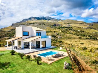 Villa Scopello Outdoor Recording 3