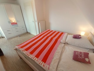 Schlafzimmer 2 OG