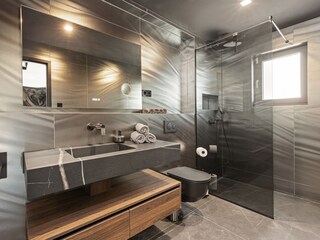 Badezimmer im Fitness und Saunabereich