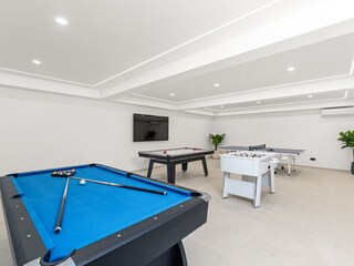 Billard, Tischtennis, Airhockey, Kickertisch,