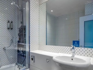 Holiday house South Woodford Features 4