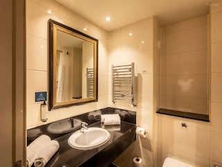 Holiday house South Woodford Features 8