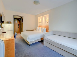 Holiday house Feltham Features 10
