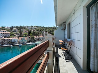 Apartment Stomorska Außenaufnahme 6