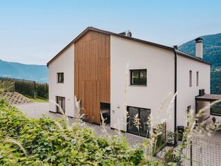 North side of the detached holiday home