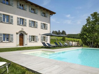 country house from 17th century with infinity pool