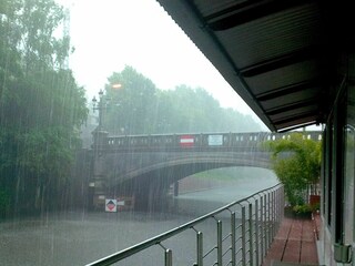 Selbst bei Regen bietet der Umgang Trockenheit