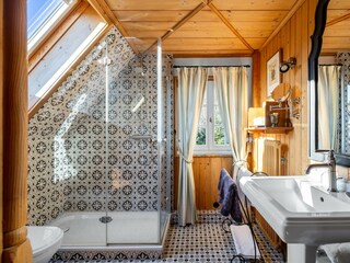 Badezimmer in der oberen Etage