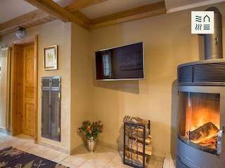 TV-Lounge mit Kamin